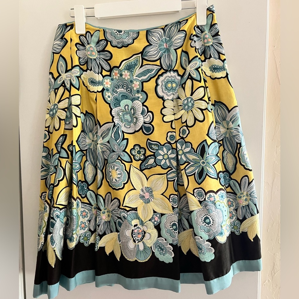 Carlisle embroiled skirt, size 6